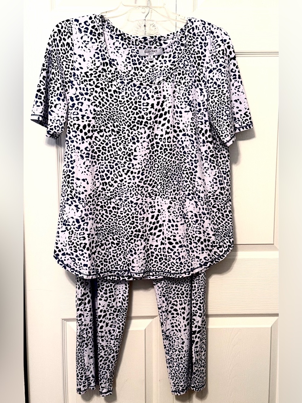 Ellen Tracy 2-Piece Short Sleeve Pajama Set Gray Leopard Print ~L ~ EUC